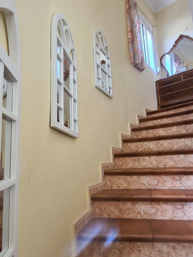 Вилла Chateau Angelique Montroy Экстерьер фото